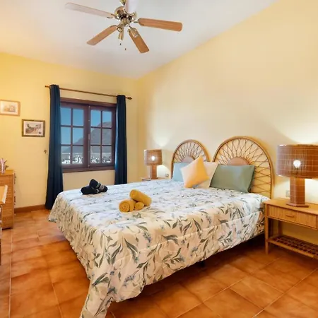 Apartment Ocean View-2 Bed-Sleeps 4-Pueblo Marinero Acantilado de los Gigantes