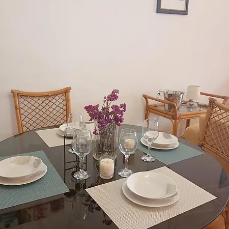 Ocean View-2 Bed-sleeps 4-pueblo Marinero Apartamento *